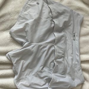 Speed up lined white lulu lemon shorts 2.5 inseam size 2